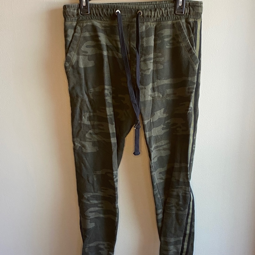 Sanctuary Olive-Green Cargo Joggers (Size S, EUC)